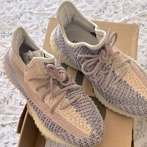 YEEZY BOOST 350 V2